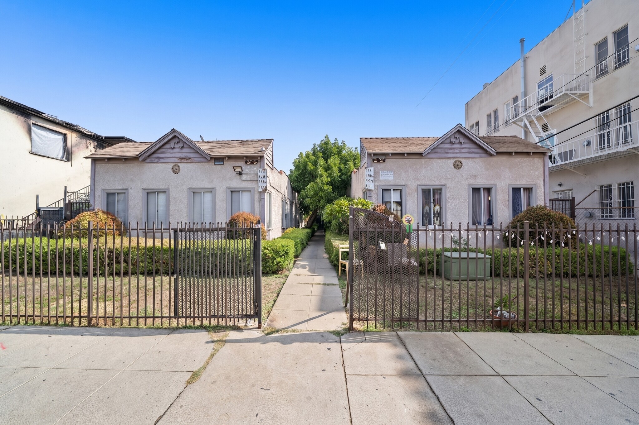 714 N St Andrews Pl, Los Angeles, CA à vendre Photo de l’immeuble– Image 1 sur 8