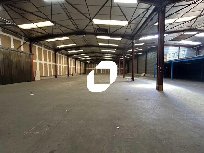 Plus de détails pour Bureau, Local d'activités à louer