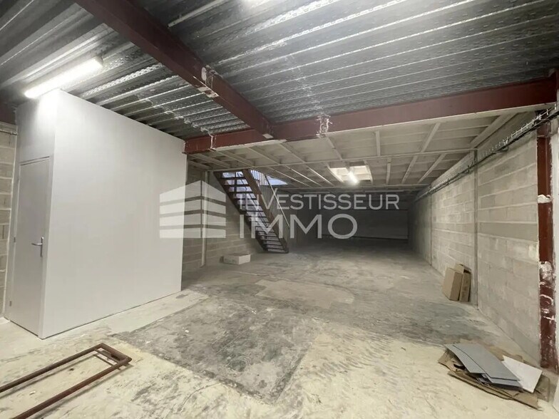 Local d’activités dans Roissy-en-Brie à louer - Photo intérieure – Image 3 sur 3