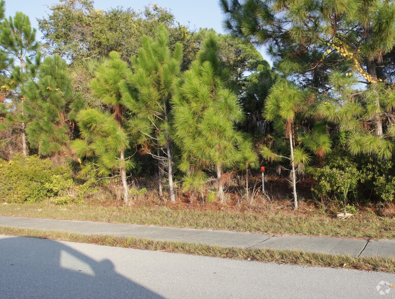4486-4510 zN Access Road, Englewood, FL à vendre - Photo principale – Image 1 sur 1