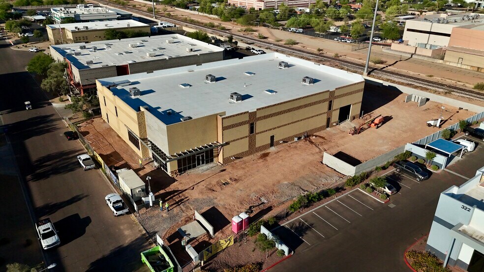 350 S Hamilton Ct, Gilbert, AZ à louer - Photo de l’immeuble – Image 1 sur 10