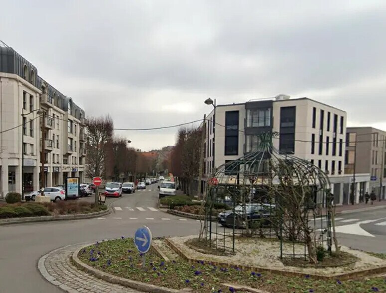 Local commercial dans Le Chesnay-Rocquencourt à louer - Photo de l’immeuble – Image 1 sur 2