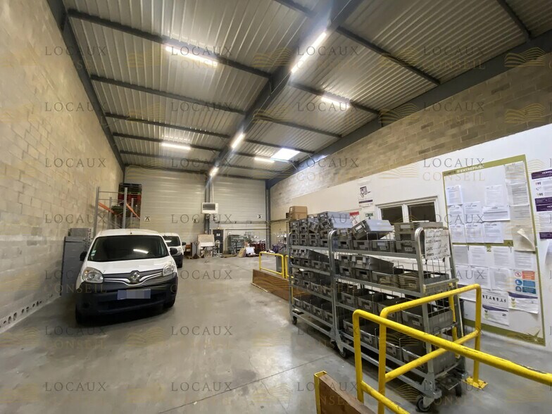 Local d’activités dans Saint-Brice-sous-Forêt à louer - Photo intérieure – Image 3 sur 8
