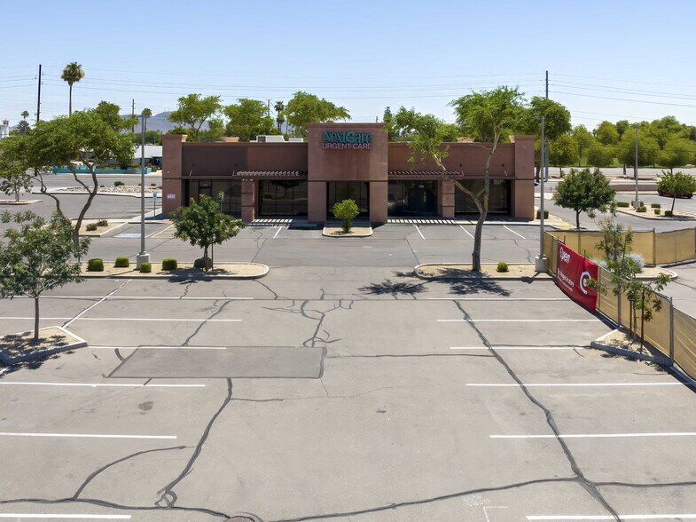10240 N 43rd Ave, Glendale, AZ à louer - Photo de l’immeuble – Image 3 sur 16