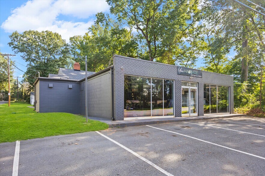 8140 Mount Holly Rd, Charlotte, NC à vendre - Photo de l’immeuble – Image 2 sur 14