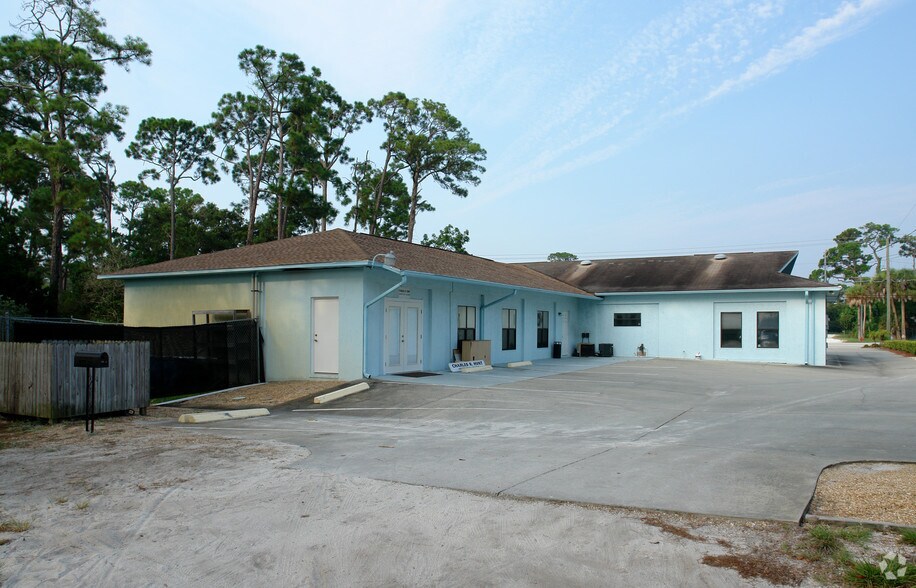 1001 S Ridgewood Ave, Edgewater, FL à louer - Photo de l’immeuble – Image 2 sur 4