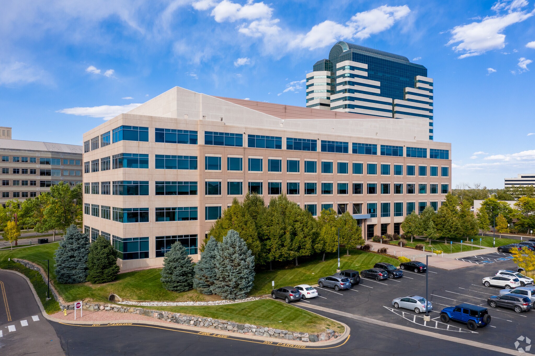 6430 S Fiddlers Green Cir, Greenwood Village, CO à louer Photo principale– Image 1 sur 12