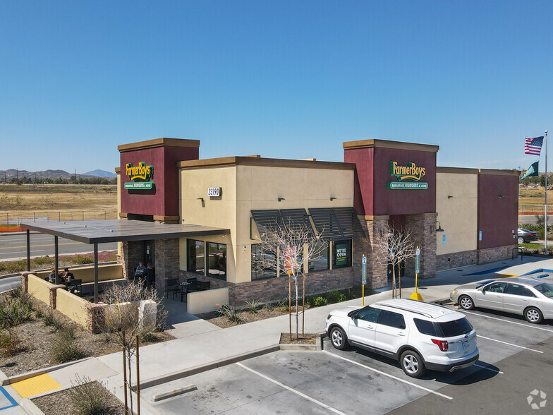 NEO Cajalco Expy, Perris, CA à louer - Photo de l’immeuble – Image 1 sur 5