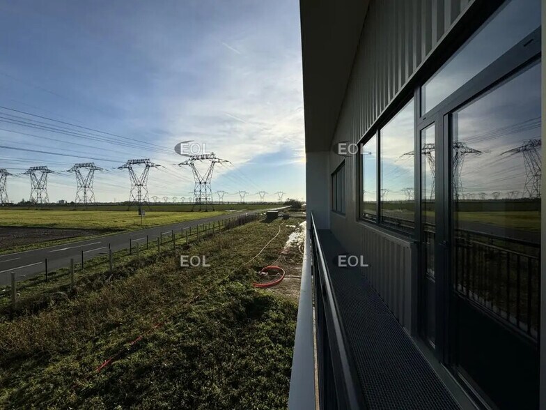 Local d’activités dans Villebon-sur-Yvette à louer - Photo de l’immeuble – Image 1 sur 7