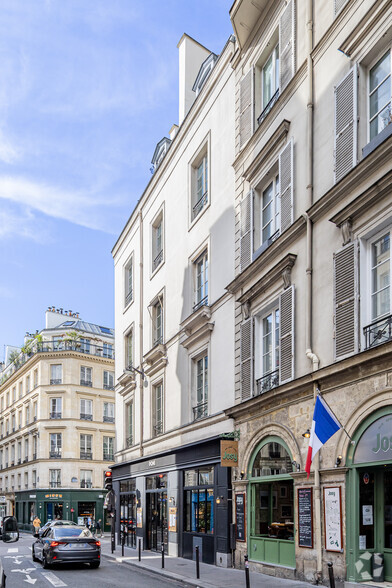 24 Rue Saint-Lazare, Paris à louer - Photo de l’immeuble – Image 2 sur 2