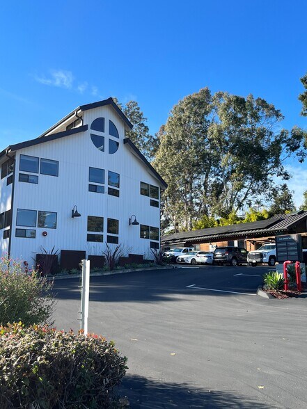 335 Spreckels Dr, Aptos, CA à louer - Photo de l’immeuble – Image 1 sur 6