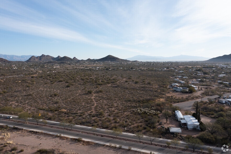 SEC Valencia & Ignacio M Baumea, Tucson, AZ à louer - Aérien – Image 3 sur 3