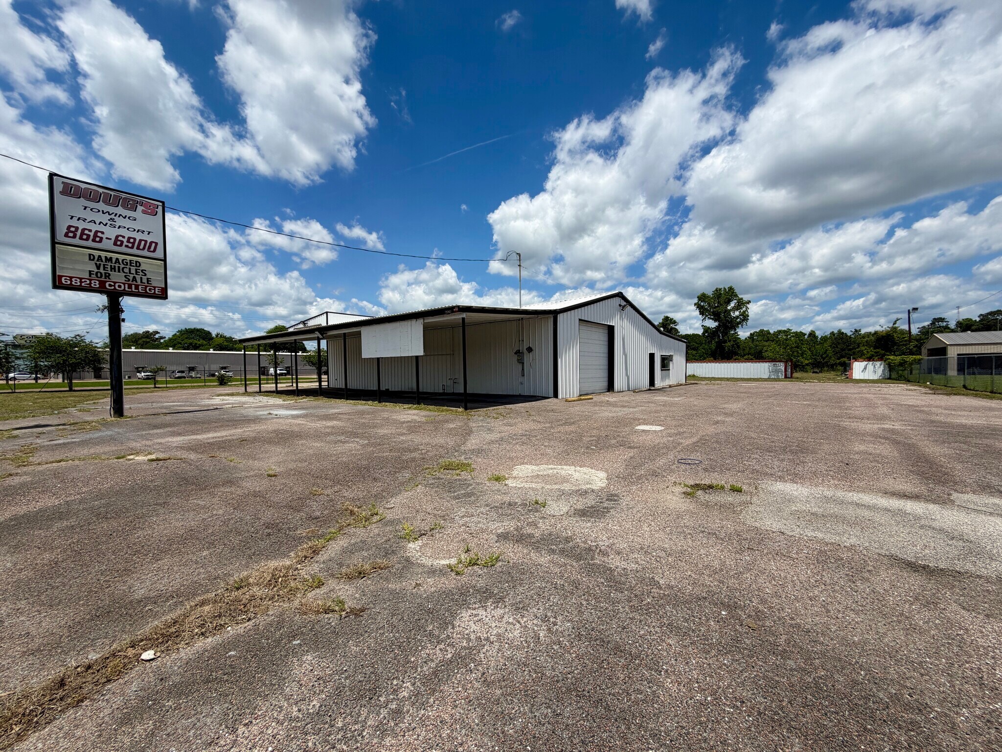 6828 College, Beaumont, TX à louer Photo principale– Image 1 sur 26