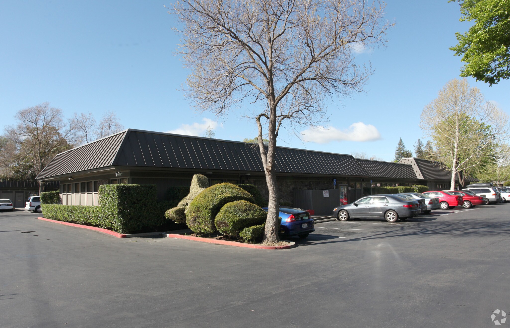 635 Anderson Rd, Davis, CA à louer Photo principale– Image 1 sur 9