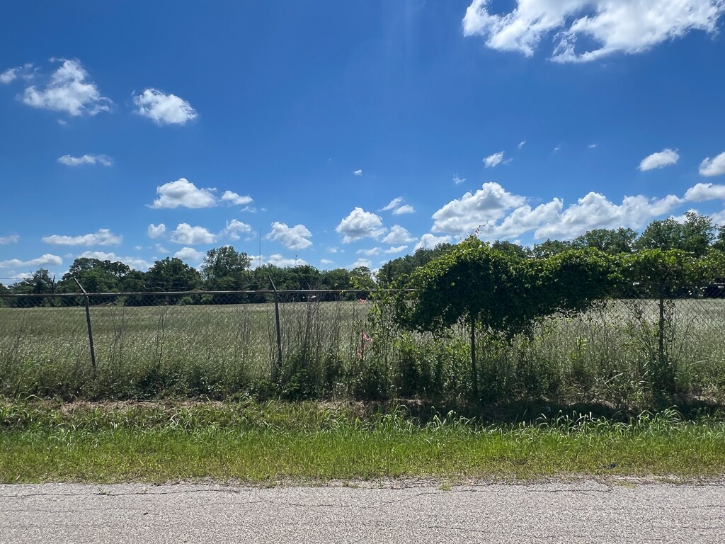 Lot #1 1st Street, Crockett, TX à vendre Photo de l’immeuble– Image 1 sur 8