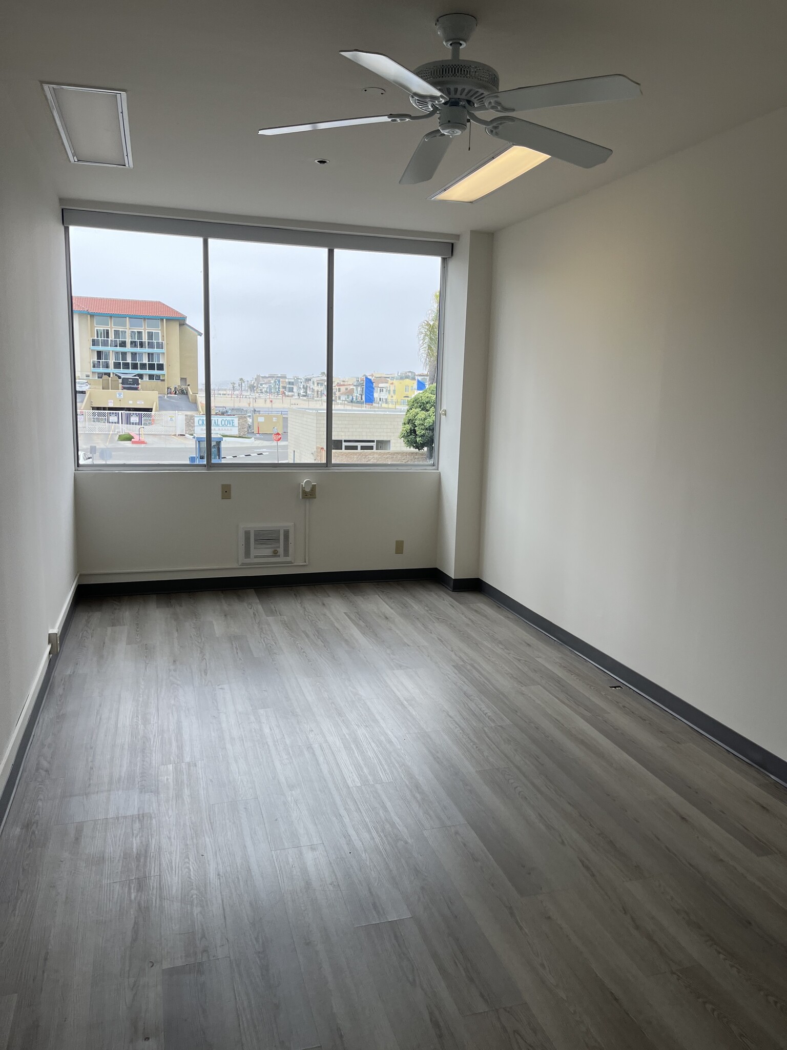 210-212 Yacht Club way, Redondo Beach, CA à louer Photo intérieure– Image 1 sur 4