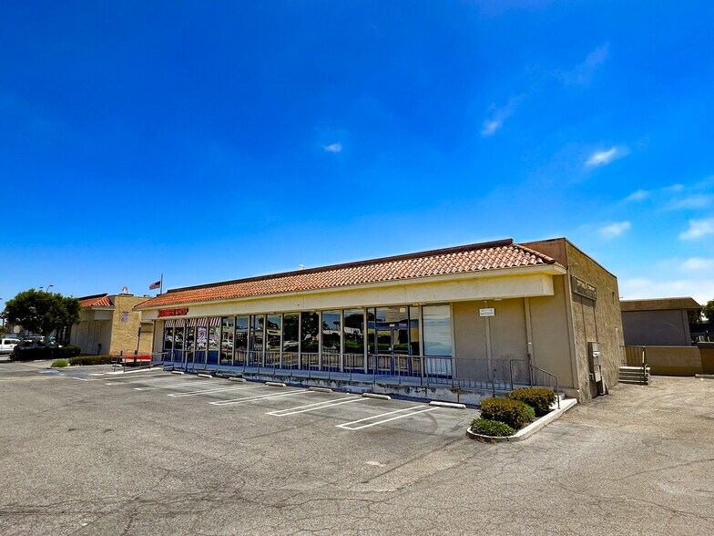 6908-6916 Warner Ave, Huntington Beach, CA à louer - Photo de l’immeuble – Image 2 sur 5