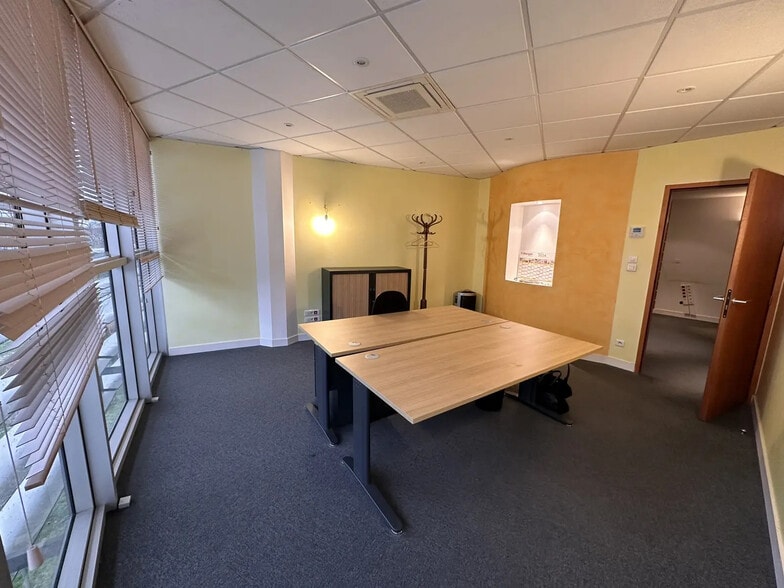 Bureau dans Avrillé à louer - Photo de l’immeuble – Image 2 sur 5