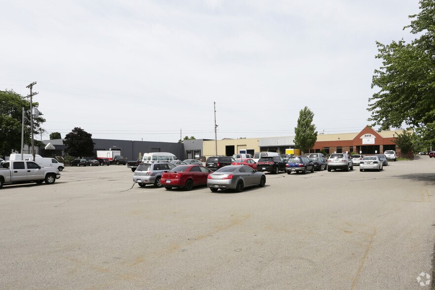3407-3425 Eastern Ave SE, Grand Rapids, MI à louer - Photo principale – Image 1 sur 2
