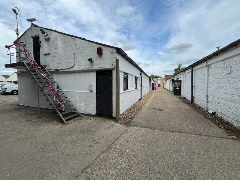 Mimram Rd, Hertford à louer - Photo de l’immeuble – Image 2 sur 8