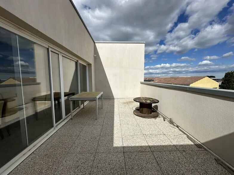 Bureau dans Villeneuve-lès-Maguelone à louer - Photo de l’immeuble – Image 3 sur 12
