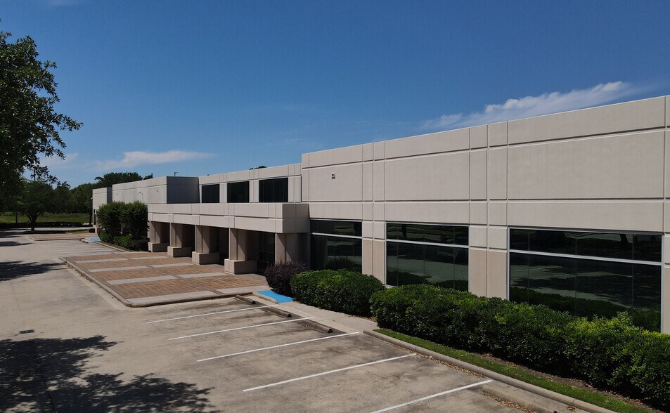820 Gears Rd, Houston, TX à louer - Photo de l’immeuble – Image 2 sur 23