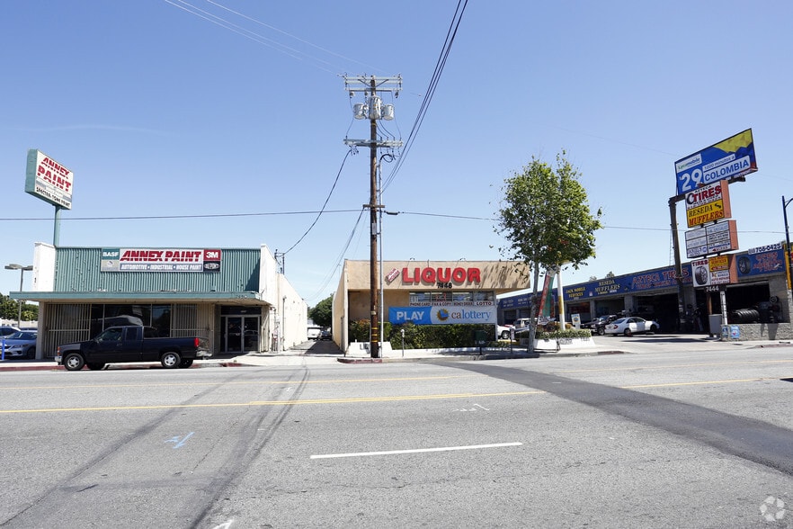 7448 Reseda Blvd, Reseda, CA à vendre - Photo de l’immeuble – Image 2 sur 4