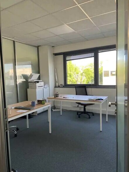 161/163 Rue De La Belle Etoile, Roissy-en-France à louer - Photo de l’immeuble – Image 1 sur 8