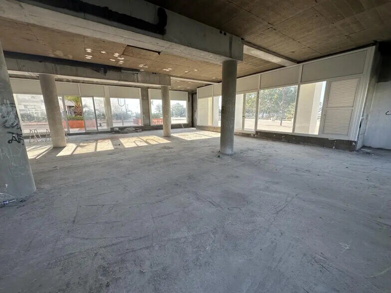 Local commercial dans Antibes à louer - Photo intérieure – Image 1 sur 6