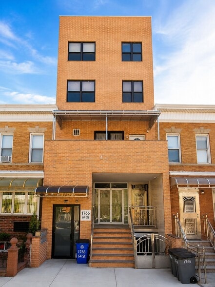 1766 64th St, Brooklyn, NY à vendre - Photo principale – Image 1 sur 18