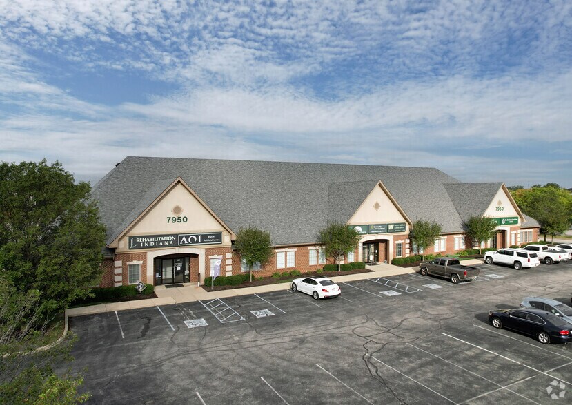 7950 N Shadeland Ave, Indianapolis, IN à louer - Photo de l’immeuble – Image 1 sur 4