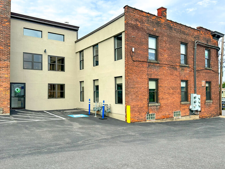412 Main St, Utica, NY à louer - Photo de l’immeuble – Image 3 sur 41
