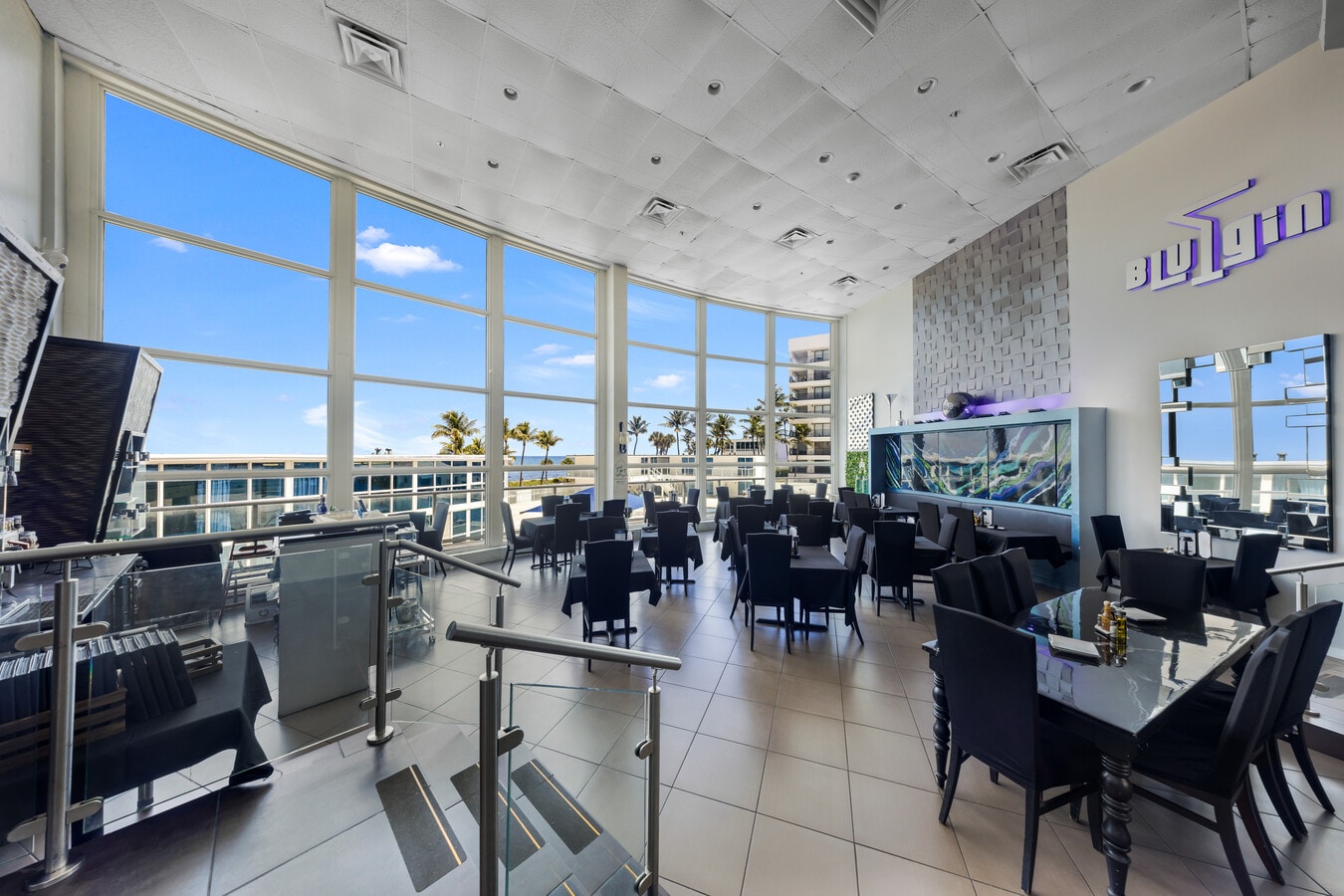5445 Collins Ave, Miami Beach, FL 33140 - Lot CU2A - - Photo intérieure - Image 2 of 34