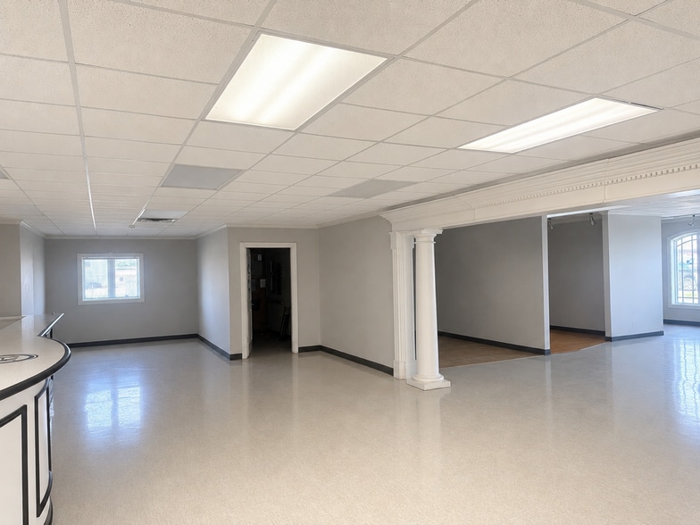1700 N Kentucky Ave, Evansville, IN à louer - Photo intérieure – Image 3 sur 5