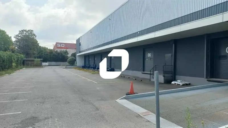 Bureau dans Bobigny à louer - Photo de l’immeuble – Image 3 sur 4