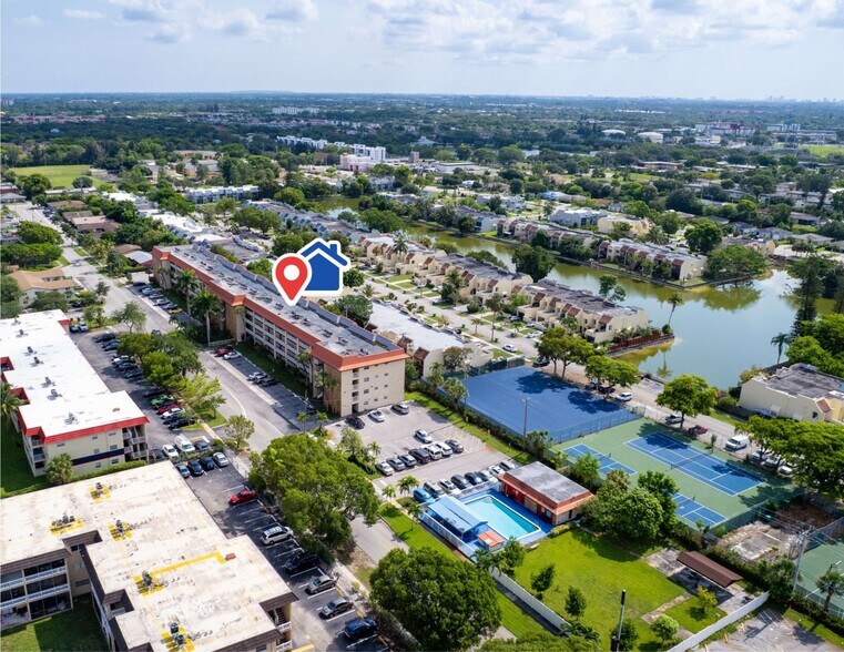 1700 NW 58th Ter, Sunrise, FL à vendre - Photo de l’immeuble – Image 1 sur 9