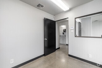 15131 Garfield Ave, Paramount, CA à louer Photo intérieure– Image 1 sur 28