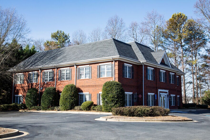 1290 Kennestone Cir, Marietta, GA à louer - Photo de l’immeuble – Image 2 sur 12