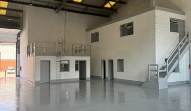 Modwen Rd, Salford à louer Photo intérieure– Image 2 sur 3