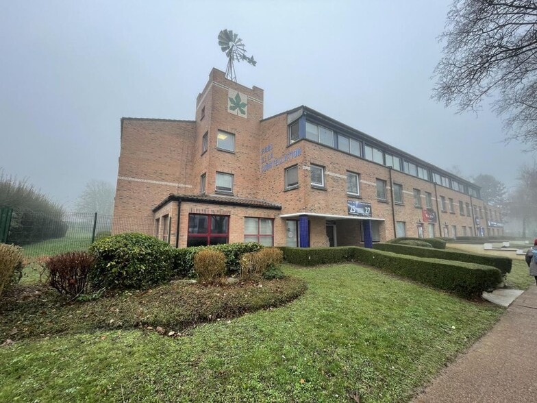 Bureau dans Cergy à vendre - Photo de l’immeuble – Image 1 sur 11