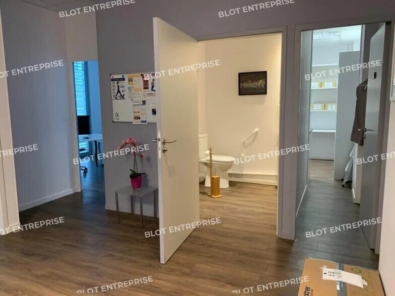 Bureau dans Rennes à vendre - Photo de l’immeuble – Image 3 sur 6