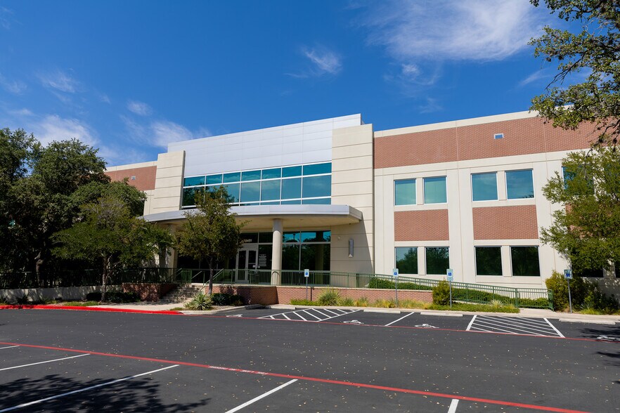 12459 Network Blvd, San Antonio, TX à louer - Photo de l’immeuble – Image 3 sur 5