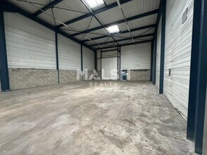 Local d’activités dans Décines-Charpieu à louer Photo intérieure– Image 1 sur 3