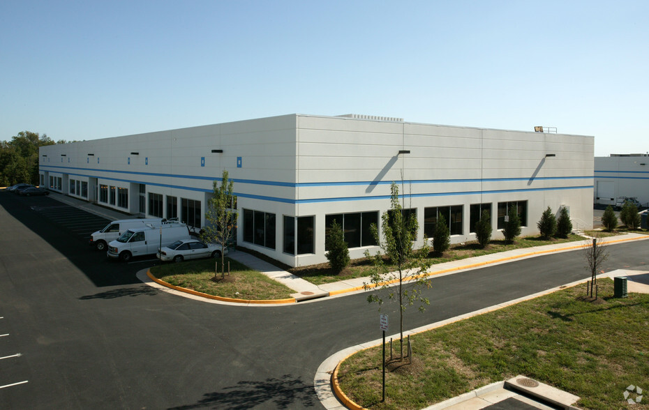 3852 Dulles South Ct, Chantilly, VA à louer - Photo principale – Image 1 sur 43