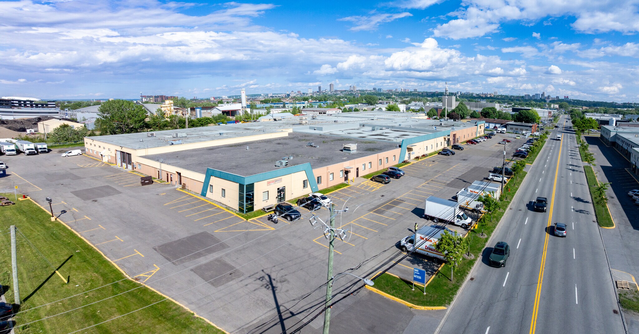 650 Av Godin, Québec, QC à louer Photo de l’immeuble– Image 1 sur 10