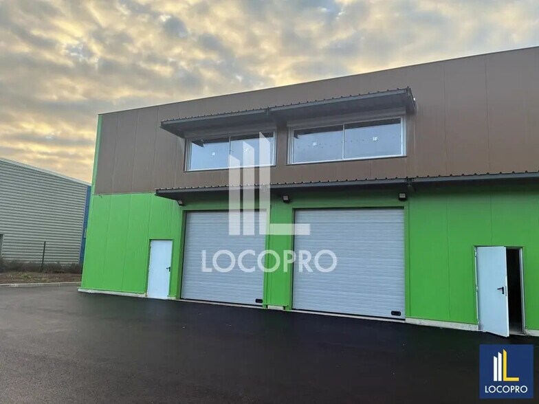 Local d’activités dans Les Arcs à louer - Photo de l’immeuble – Image 3 sur 13