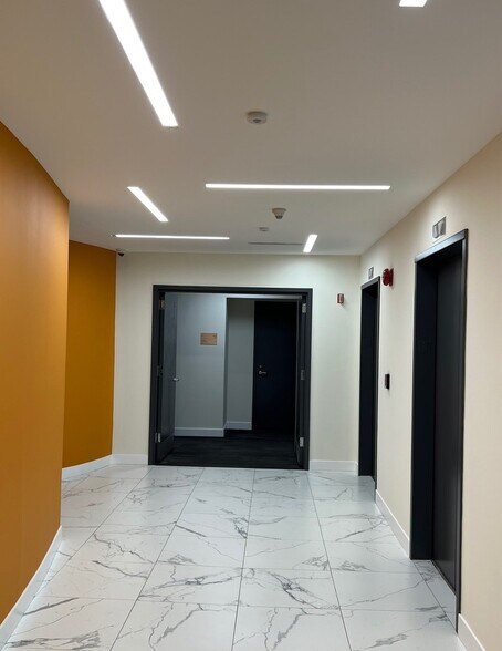 3330 Cahuenga Blvd W, Los Angeles, CA à louer - Photo intérieure – Image 2 sur 5
