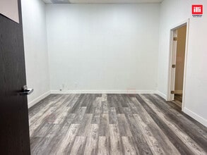 8619 Reseda Blvd, Northridge, CA à louer Photo intérieure– Image 1 sur 4