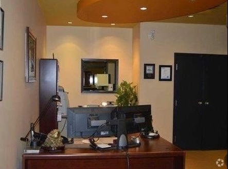 275 Renfrew Dr, Markham, ON à louer - Photo intérieure – Image 2 sur 15