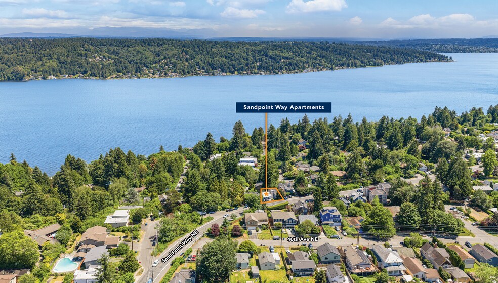12340 Sand Point Way NE, Seattle, WA à vendre - Photo de l’immeuble – Image 1 sur 11